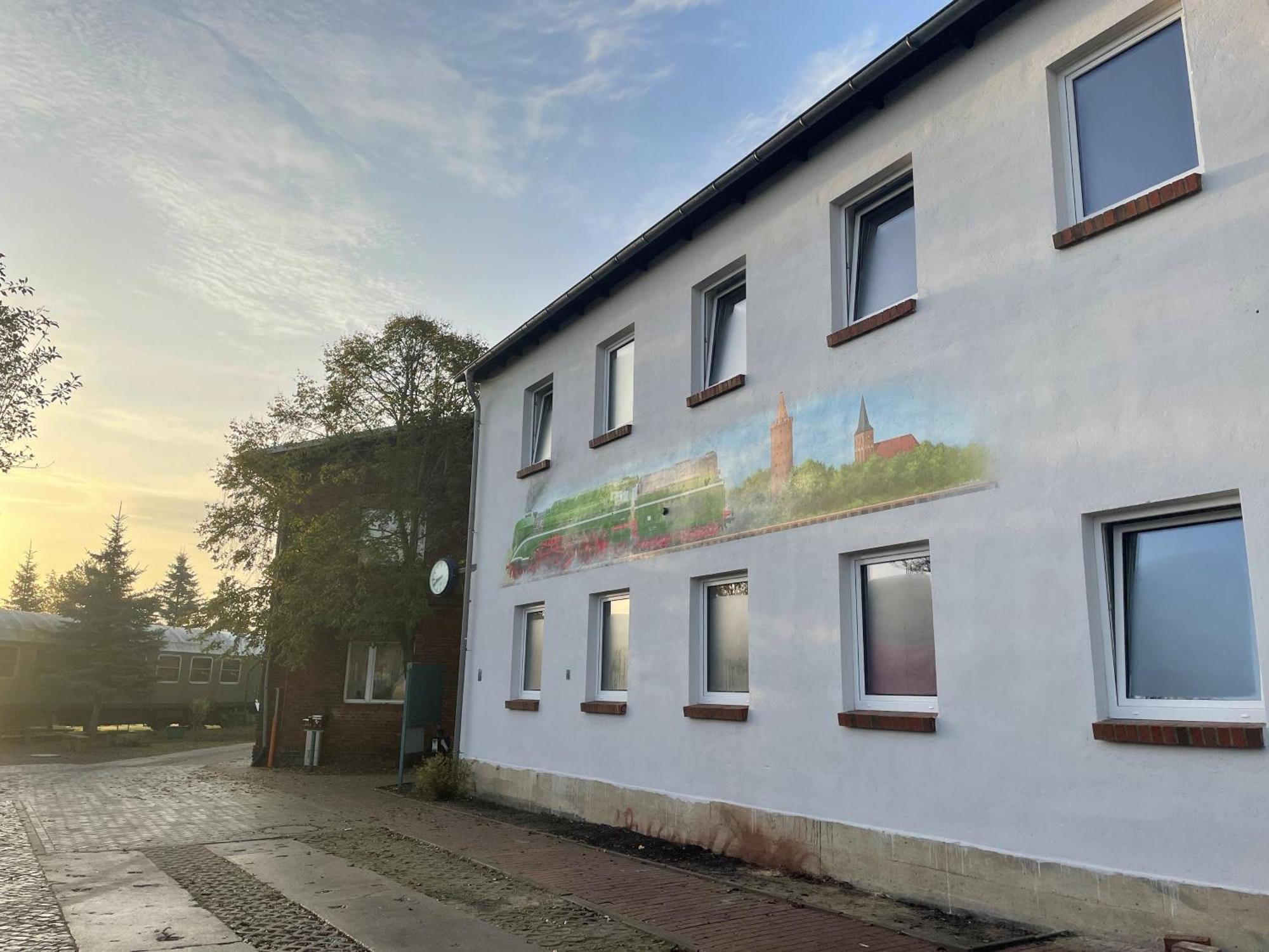 Lokschuppen Pasewalk- Gaestehaus Lokschuppen 外观 照片